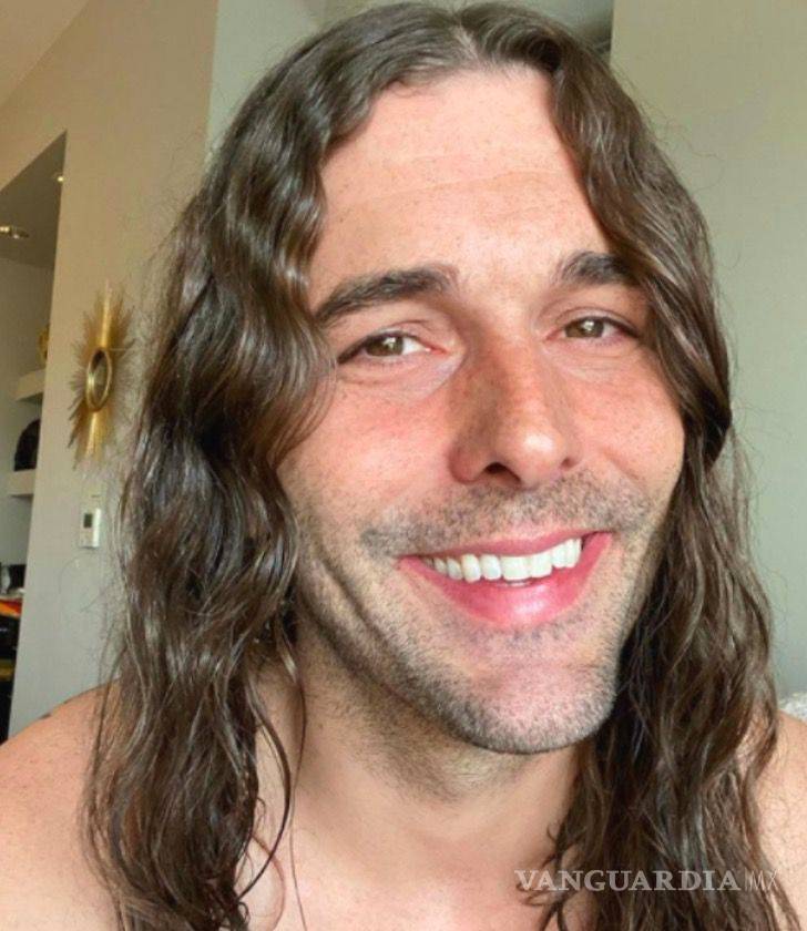 $!Coronavirus: Por cuarentena famosos cortan y tiñen su propio cabello por falta de peluqueros