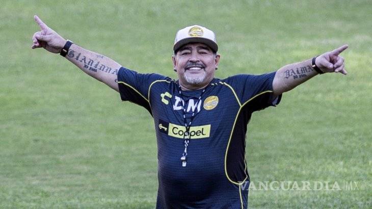 $!¡Adiós, Maradona! El 'Pelusa' abandona el banquillo de los Dorados de Sinaloa