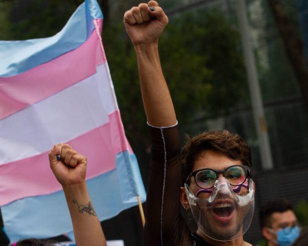 La controversia actual es solo una de las muchas luchas por ampliar los derechos y la atención a la salud de personas homosexuales y transgénero en toda Latinoamérica, una región con altos niveles de violencia contra las personas LGBTQ.
