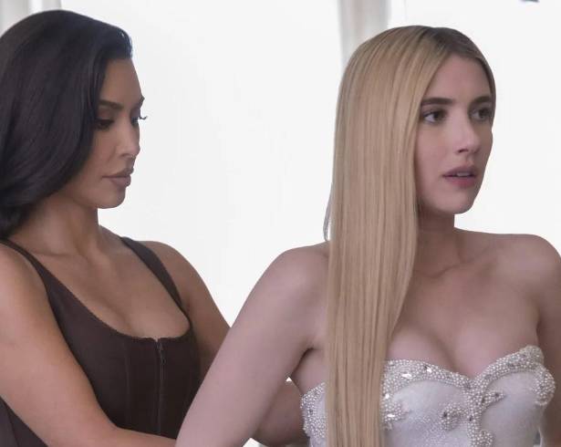 Equipo. Chris Van Dusen, creador de ‘Bridgerton’, será el responsable creativo de la nueva producción juvenil de Netflix junto a Kardashian y Roberts.