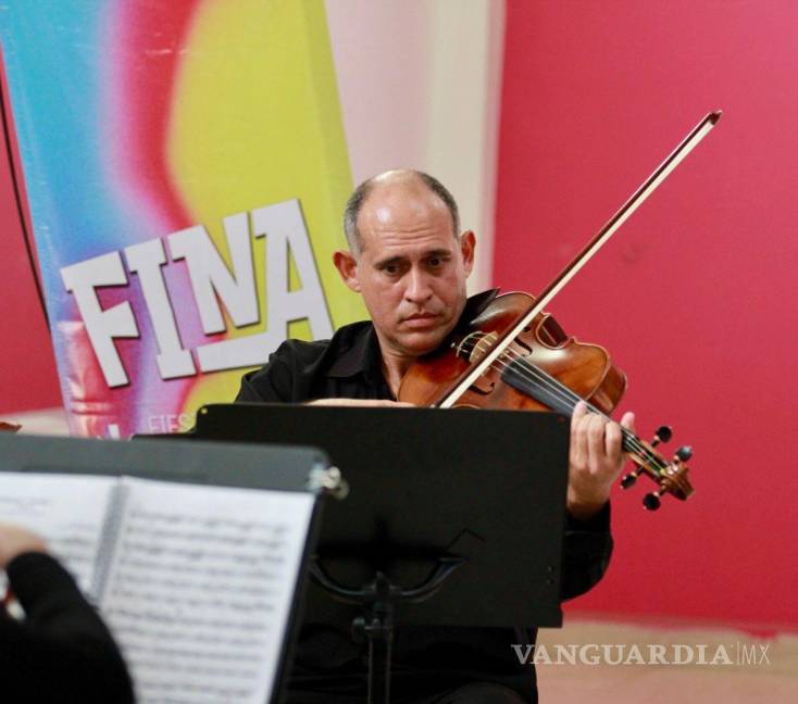 $!El Cuarteto de Cuerdas Pizzicato se presentó en el Centro Comunitario “Gustavo Espinosa Mireles”.