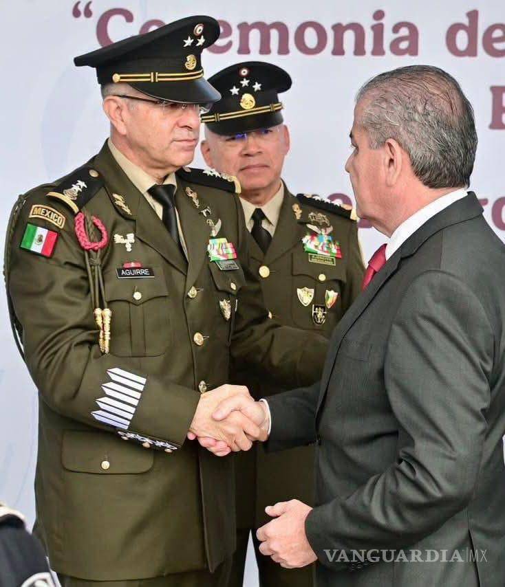 $!Riquelme Solís confió en que la experiencia del general Aguirre Lara facilitará los acuerdos operativos en La Laguna.