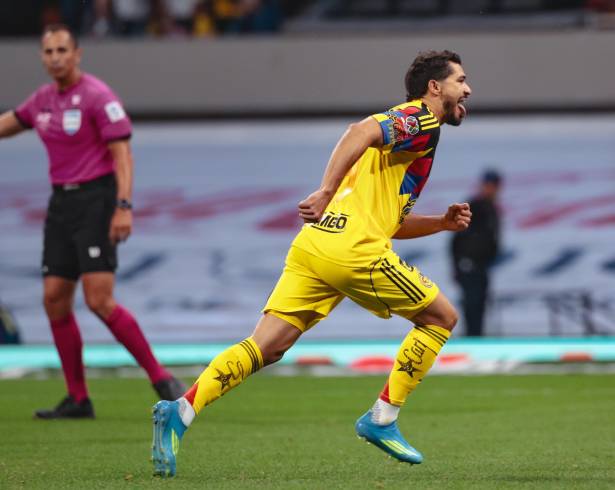 Henry Martín descontó desde el punto penal y acerca al América en el segundo tiempo.