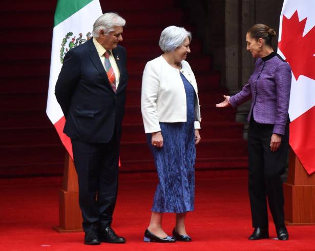 Las dos funcionarias se trasladaron a los despachos presidenciales para sostener la reunión privada,