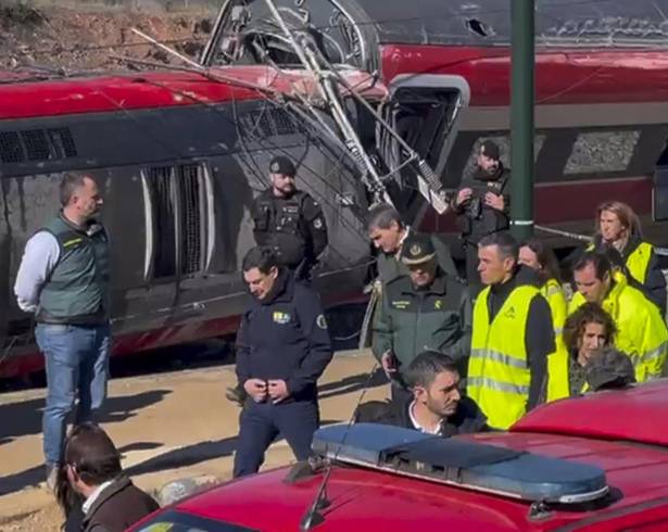 Tras el descarrilamiento de dos trenes de alta velocidad en el sur de España, la Secretaría de Relaciones Exteriores (SRE) mexicana desconoce, hasta este momento, la presencia de connacionales entre la lista de víctimas.