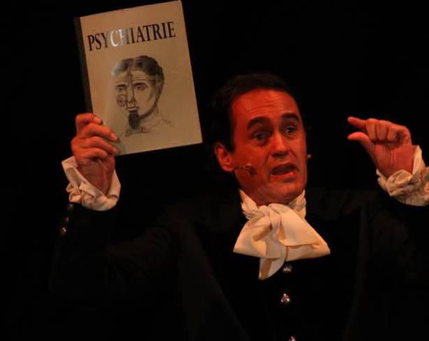 Rafael Perrin vuelve a Saltillo con su obra de psicoterror ‘Esquizofrenia’