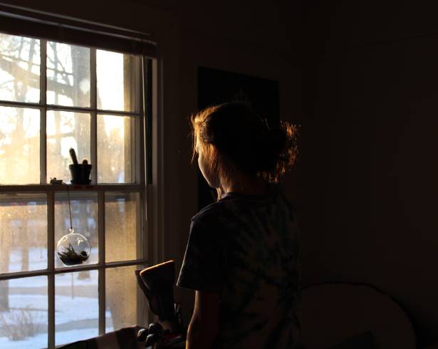 La joven fue trasladada de urgencia al Hospital General “Dr. Salvador Chavarría”, donde recibió atención médica y fue reportada como estable.