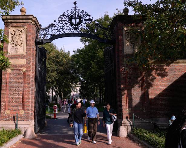El caso ha puesto a prueba el poder del gobierno para influir en la universidad más antigua y rica del país, que ha resistido una campaña de presión dirigida a universidades de élite en todo el país. FOTO: