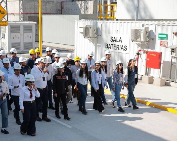 La central lleva el nombre de “Josefa Ortiz Téllez Girón” como un reconocimiento a mujeres queretanas ilustres.