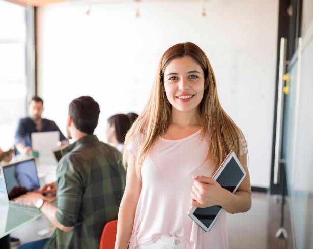 Las personas nacidas entre finales de la década de 1990 y principios de la de 2010, tienen un concepto del éxito laboral diferente al de otras generaciones.