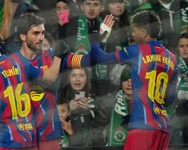 Ferran Torres abrió el marcador y Lamine Yamal sentenció el triunfo del Barcelona 2-0 ante Racing de Santander para avanzar a los Cuartos de Final de la Copa del Rey.