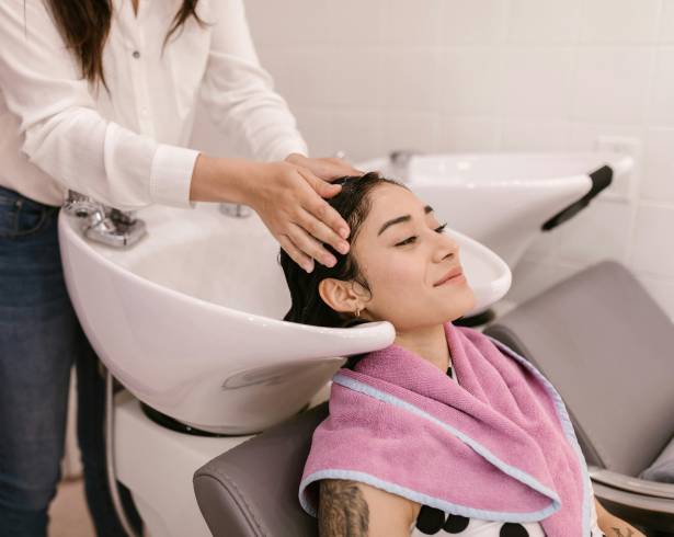 Integrar esta mascarilla a tu rutina capilar es una forma sencilla de cuidar el cabello de manera natural.