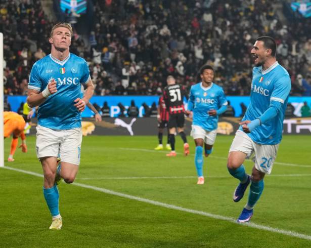 Rasmus Højlund anotó el gol con el que Napoli sentenció el triunfo ante el Milan y aseguró su pase a la Final de la Supercopa de Italia.