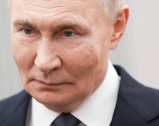 Donald Trump ha puesto en marcha el esfuerzo diplomático más intenso para detener los combates desde que Putin lanzó una invasión a gran escala sobre su vecino hace casi cuatro años. FOTO: