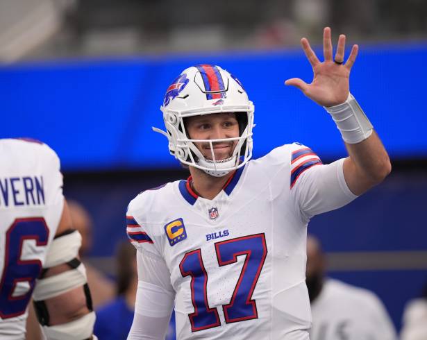 Josh Allen fue fundamental en la victoria de Buffalo Bills sobre Los Angeles Rams, mientras Tyler Bass aseguró el triunfo con su patada en tiempo extra.