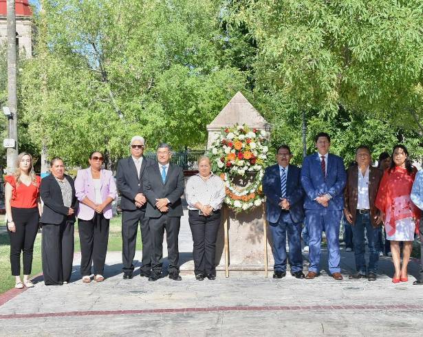 Autoridades municipales, docentes y estudiantes participaron en el acto cívico por el aniversario 226 de Cuatro Ciénegas.
