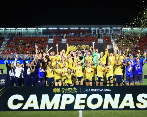 América Femenil levantó en San Antonio su primer trofeo de Campeón de Campeonas.