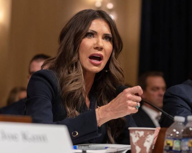 La secretaria de Seguridad Nacional, Kristi Noem, comparece ante el Comité de Seguridad Nacional de la Cámara de Representantes en el Capitolio, Washington.