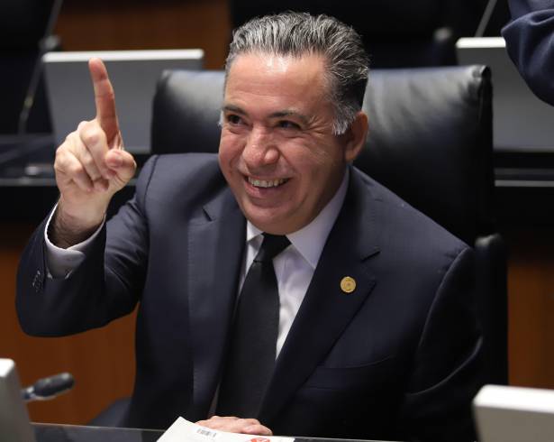Enrique Inzunza volvió al Senado horas después de pedir licencia; su nombre aparece junto al de Rubén Rocha Moya en una acusación de EU.
