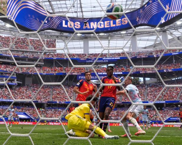 Brindis de balón en copa