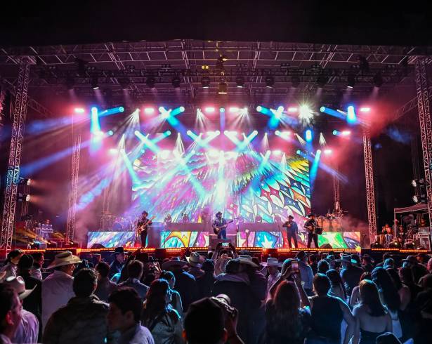 El grupo Duelo derrocha amor y nostalgia en concierto en Saltillo