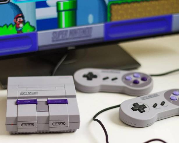 En 1993, gastar $2,500 pesos en una consola como la Super Nintendo o el Sega CD era una inversión seria.