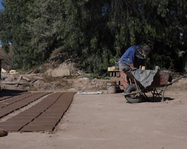 La Secretaría de Medio Ambiente trabaja con el Municipio para regularizar la actividad con nuevas tecnologías, reubicación y combustibles menos contaminantes.