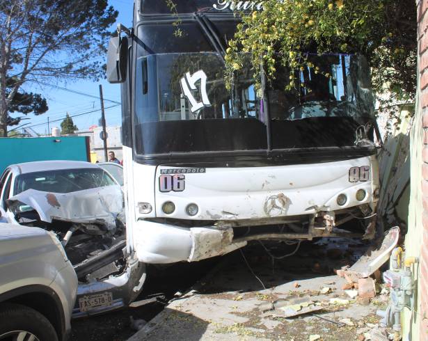 Las afectadas fueron trasladadas a un hospital para su atención médica.