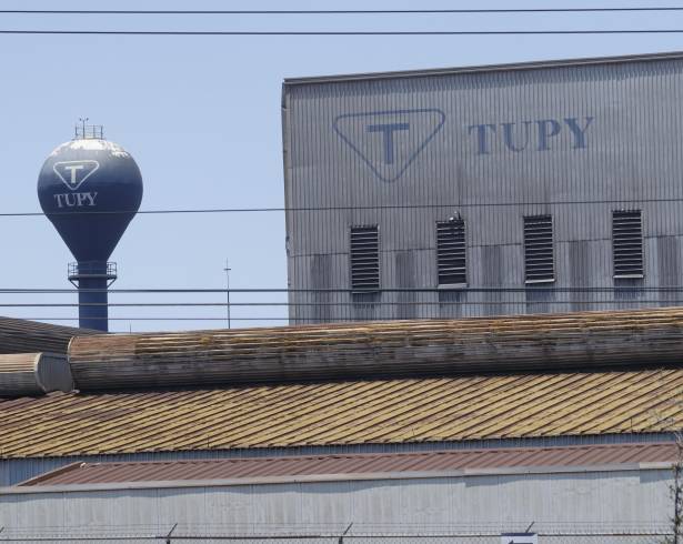 La multinacional combinará los días de asueto navideños y unos días de paro para balancear los salarios con las vacaciones laborales.