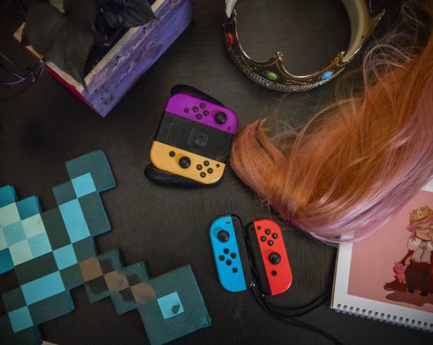 Los grupos de odio están utilizando juegos y otras plataformas en línea para atraer a un número cada vez mayor de niños a sus causas, según muestran nuevos datos y docenas de entrevistas.