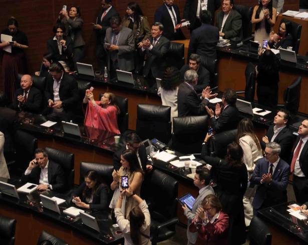 Se aprueba en lo general y particular el “Plan B” de la Reforma electoral en el Senado de la República.