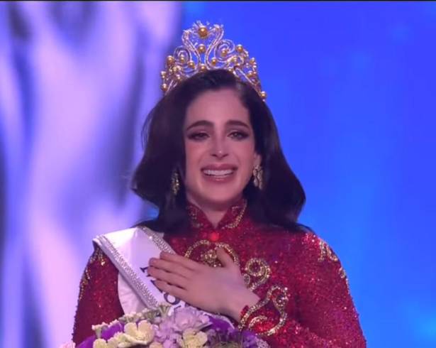 La corona de la mujer más bella del mundo cambió de dueña esta noche celebrando la 74.ª edición de Miss Universo, coronando a Fátima Bosch, Miss México como la ganadora.