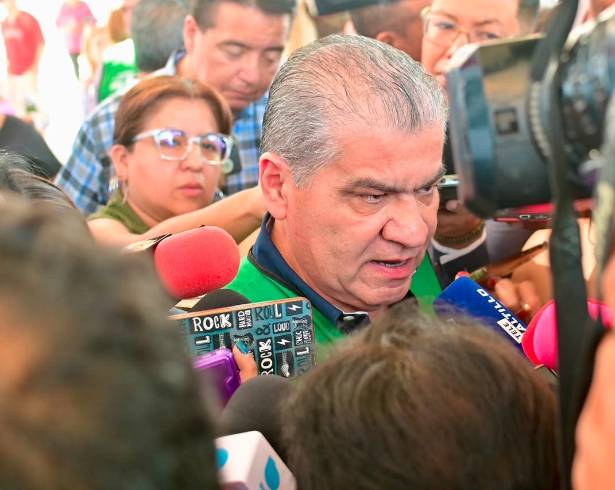 El alcalde Miguel Ángel Riquelme Solís informó que la Fiscalía de las Mujeres y la Niñez participará en las mesas semanales de seguridad para fortalecer la atención y prevención de la violencia contra las mujeres.