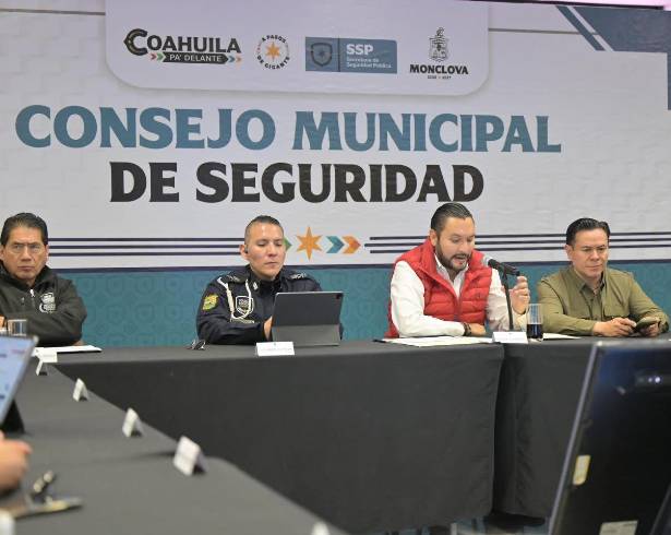 El alcalde Carlos Villarreal encabezó la sesión del Consejo Municipal de Seguridad.