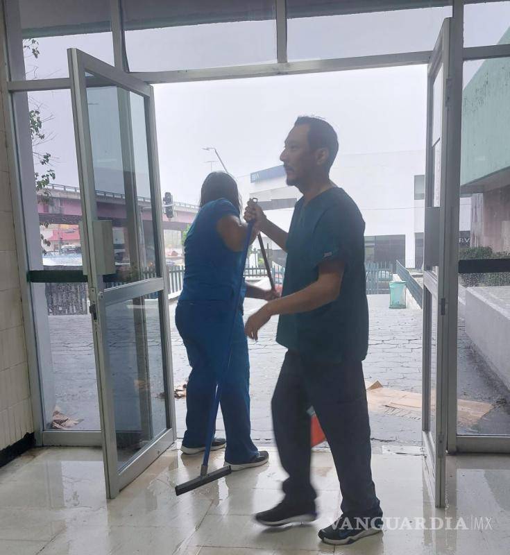 $!No es la primera vez que una tromba causa estragos en la clínica.