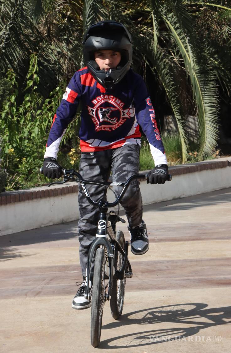 $!El sueño de Sebastián va más allá de las pistas locales: quiere representar a México en un Mundial de BMX.