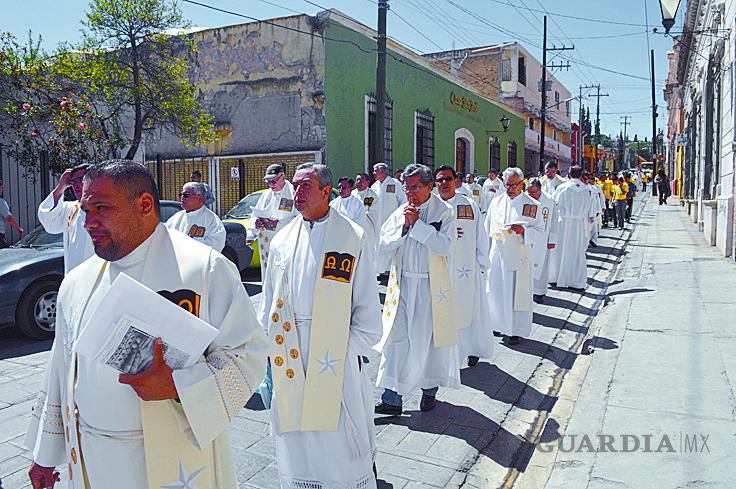 $!Peregrinan y renuevan votos 120 sacerdotes de la Diócesis de Saltillo