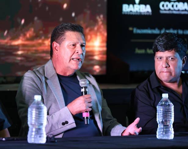 Juan Antonio “El Zurdo” Flores presentó “El Talismán” ante familiares, amigos y aficionados reunidos en el Auditorio Saltillo.