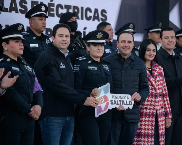 El alcalde Javier Díaz encabezó la presentación de los resultados del INEGI acompañado por elementos de las corporaciones de seguridad.