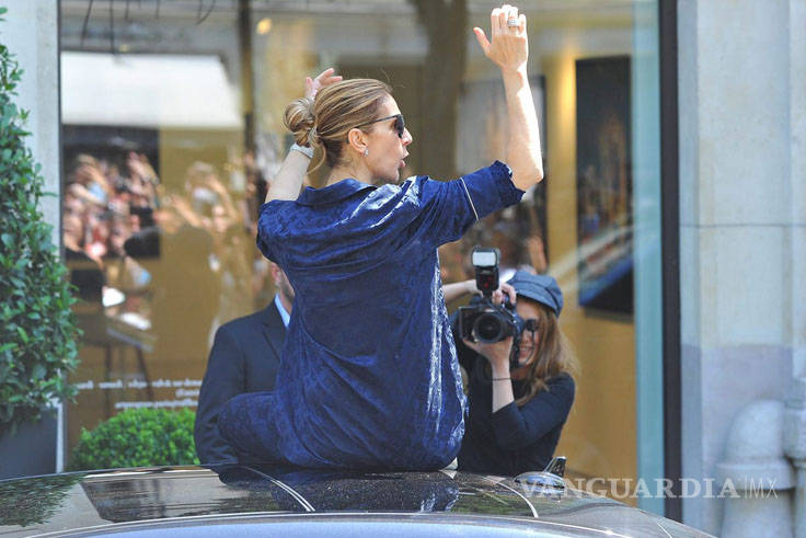 $!Celine Dion: Once poses que la coronan como icono de estilo