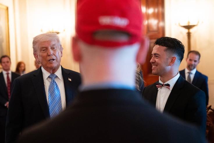 Donald Trump se dirige a los propietarios de pequeñas empresas. La Casa Blanca lo describió como una muestra del “extraordinario resurgimiento de las pequeñas empresas locales bajo su programa Estados Unidos Primero”.