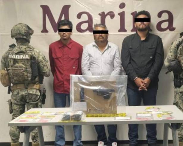 La Fiscalía estatal y la Semar indicaron que las personas detenidas, así como los indicios y bienes asegurados, fueron puestos a disposición de la autoridad.