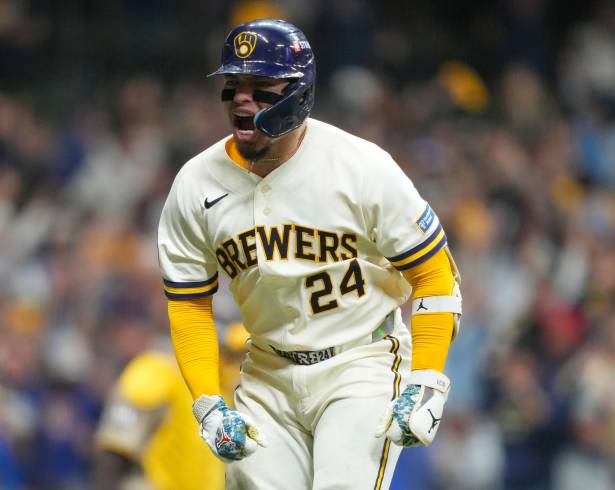 William Contreras conectó el jonrón decisivo en la séptima entrada para completar la remontada de los Brewers ante los Padres en Milwaukee.