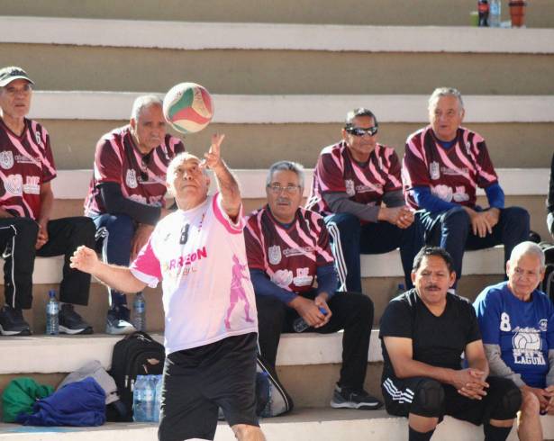Se desarrolló un partido de cachibol durante el inicio de la liga municipal.
