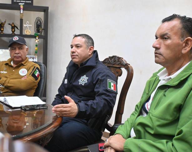 Autoridades municipales acordaron reforzar la vigilancia en zonas estratégicas durante las fiestas decembrinas.