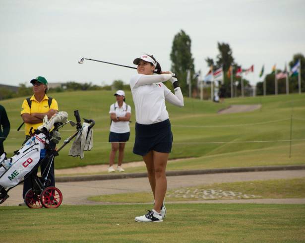 La coahuilense Regina Jiménez Jardón subió al podio del Abierto Sudamericano de Golf tras finalizar en la tercera posición del certamen disputado en Argentina.
