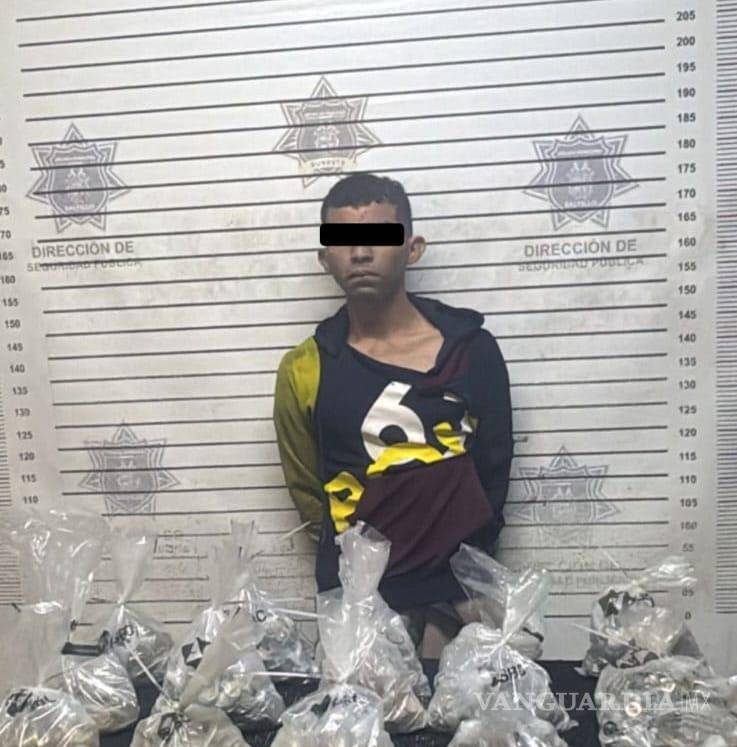 $!Personal bancario proporcionó las características del sujeto y colaboró con los elementos para su detención.