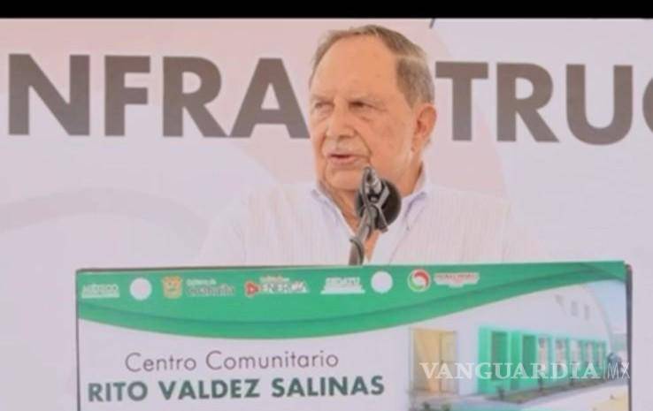 $!Don Rito Valdés Salinas, durante uno de los actos públicos que presidió como alcalde de Piedras Negras (1991-1993), donde promovió obras que transformaron la infraestructura urbana.