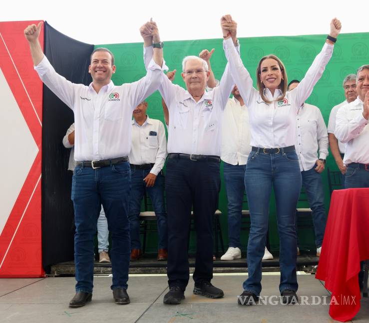 $!Verónica Martínez asumió la presidencia municipal del partido con un llamado a la unidad.