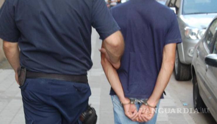 Es detenido por presunta actitud sospechosa